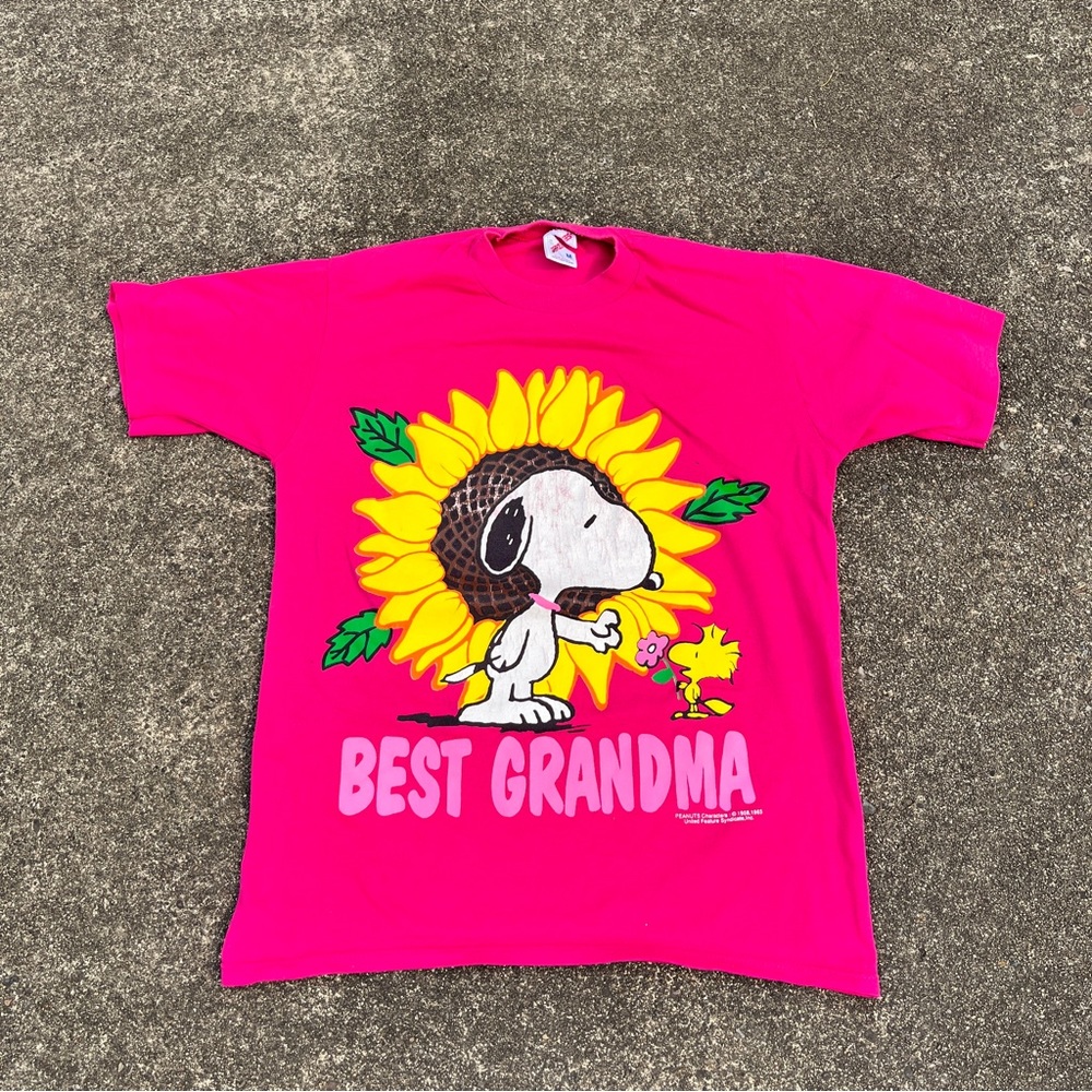 Vintage Pink Peanuts Snoopy and Woodstock Grandma T-shirt Size Medium - Picture 1 of 3
